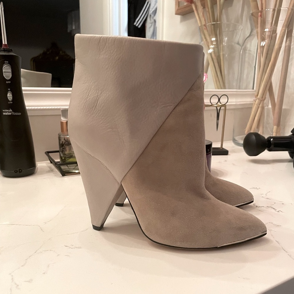 Beautiful IRO booties looks brand new